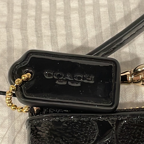 NWT! Coach sleek black wristlet - Picture 3 of 11